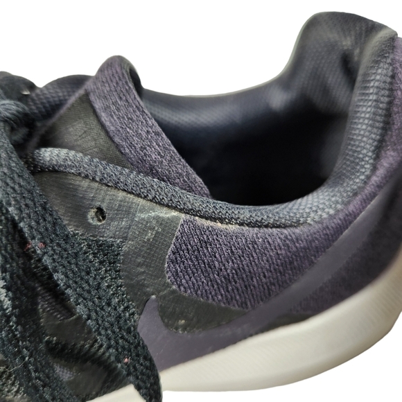 Nike Run Swift Black Gray Running Athletic Sneakers Shoes Women's Size 10 - Picture 13 of 14